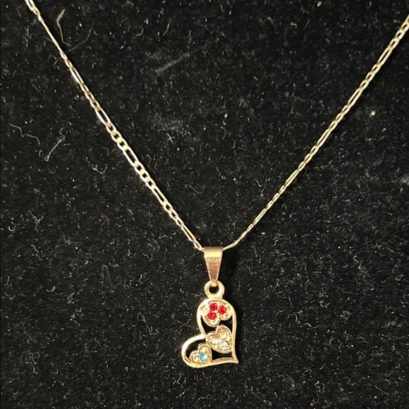 Chic Gold Heart Pendant Necklace with Colorful Accents - Picture 3 of 3